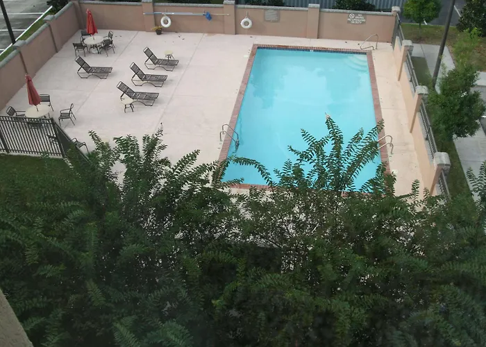 Hampton And Hotel