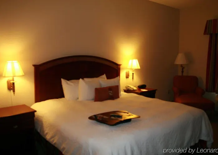 Hampton And Hotel Lafayette