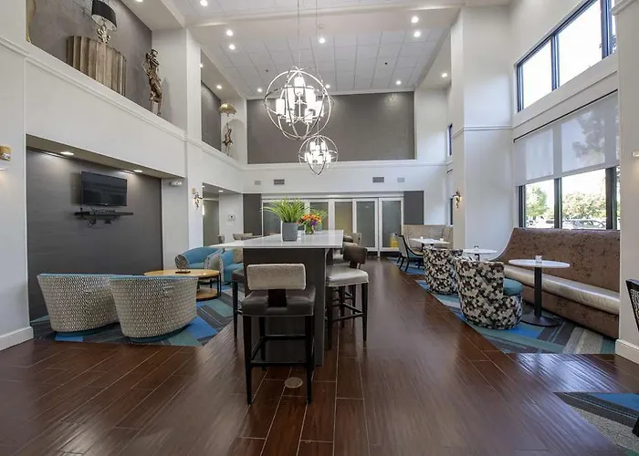 Hotel Hampton And